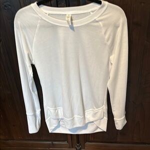 HOST PICK!! 
Women's White Long Sleeve Top sweatshirt type